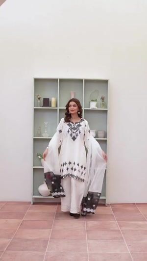 Off-white Kurta Set for Women